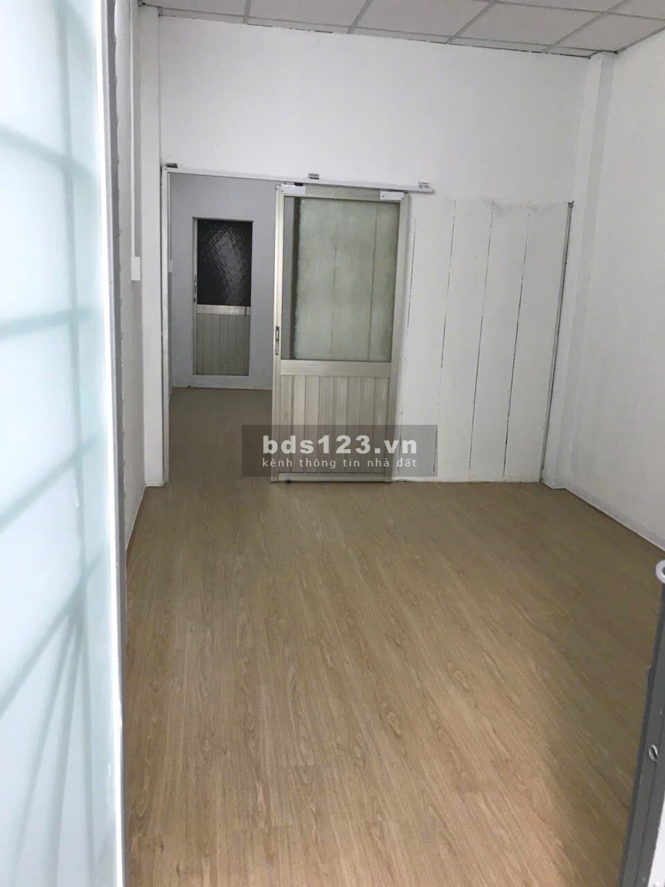 Cho thuê nhà nhỏ nguyên căn quận 3, TPHCM, nhà nhỏ trong hẻm ngắn. LH chính chủ: 0933351056