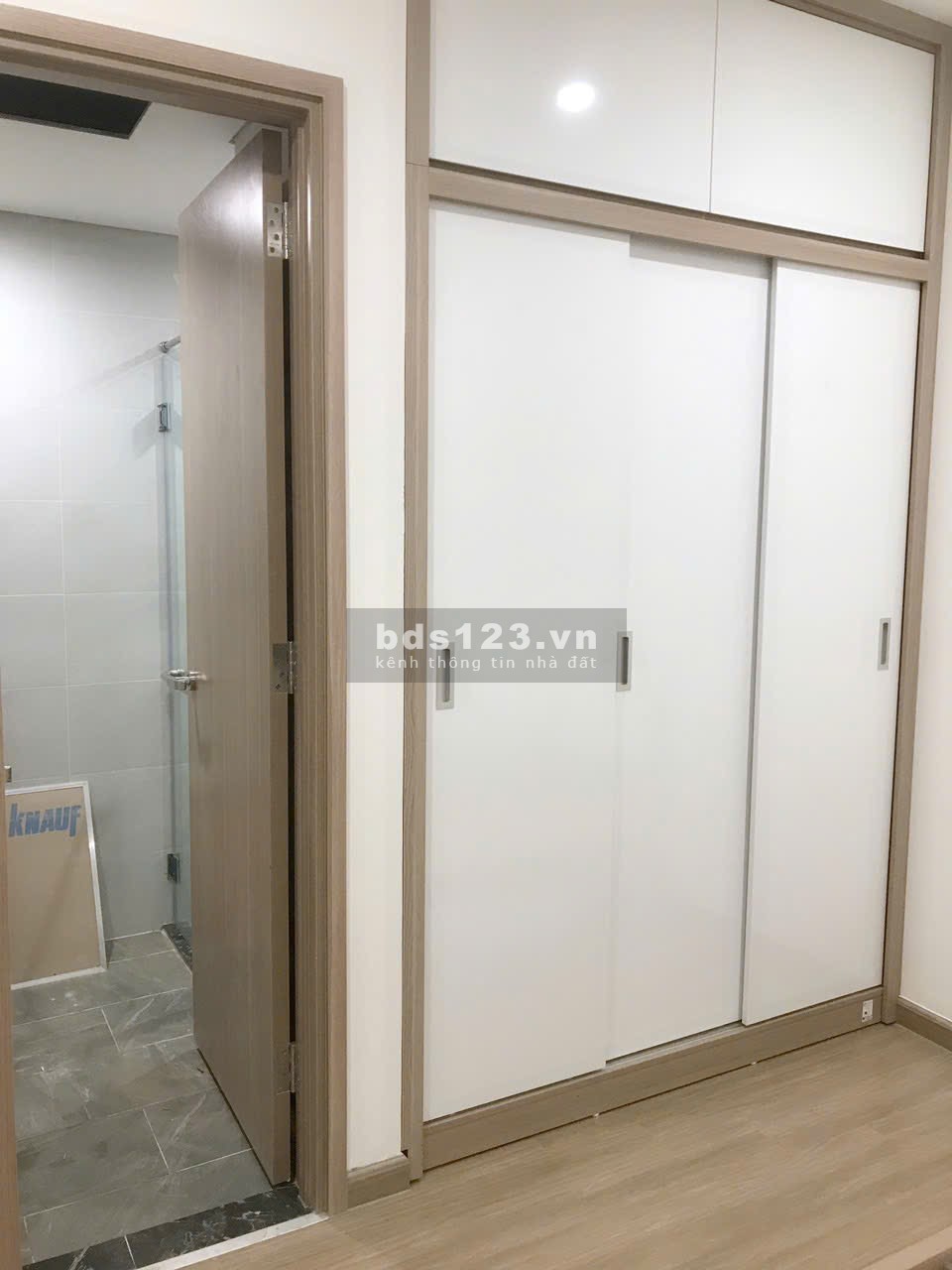 Bán căn 3 ngủ, 81m2, Vin Smart, full nội thất, 4,52 tỷ, 0888516777
