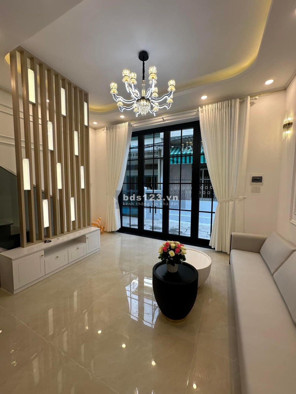 NHÀ XÂY MỚI 3 TẦNG – KIẾN TRÚC TRẺ TRUNG – GIÁ 4,550 tỷ