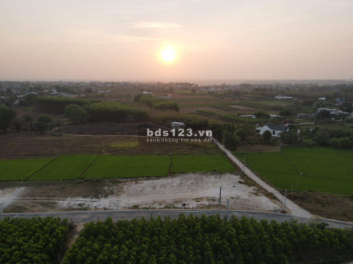 Giá: 1tỷ8- 3tỷ, Sổ đỏ thổ cư, cách QL55 chỉ 12m, Xã Láng Dài, Huyện Đất Đỏ, Tỉnh Bà Rịa-Vũng Tàu