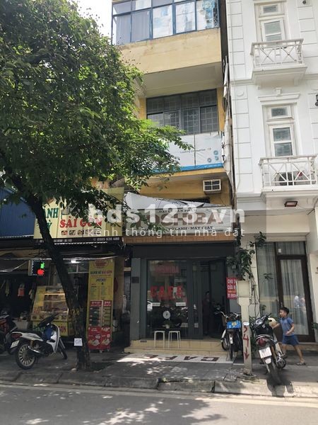 Cho thuê mặt tiền phố cổ kinh doanh, thuận tiện đi lại ngay trung tâm.