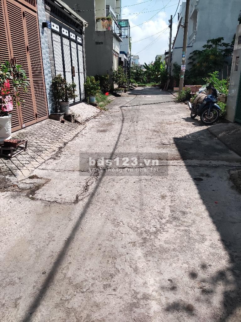 Bán nhà 4Tầng, Xe Hơi Trong Nhà, Võng Xoay Phú Hữu, Q9. Giá Chỉ 6 Tỷ