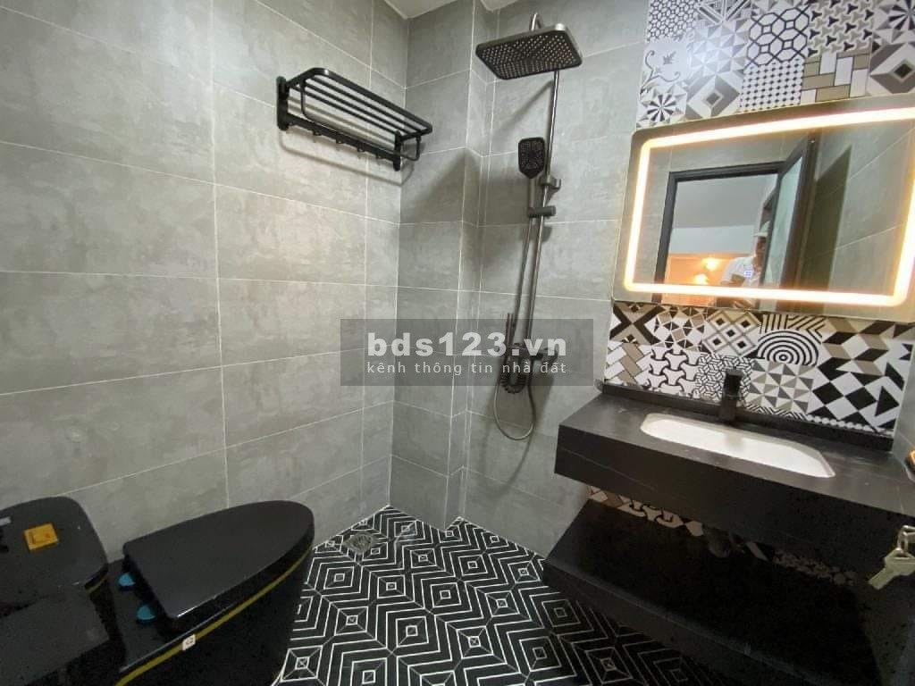 Bán nhà P. Cự Lộc,Tặng Full nội thất, 38m2 x 4Tầng x 5,95 tỷ, Lh: 0378411810