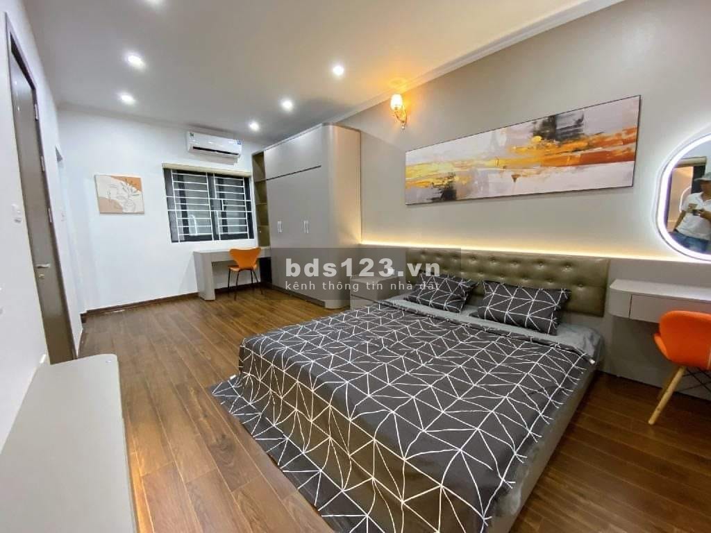 Bán nhà P. Cự Lộc,Tặng Full nội thất, 38m2 x 4Tầng x 5,95 tỷ, Lh: 0378411810