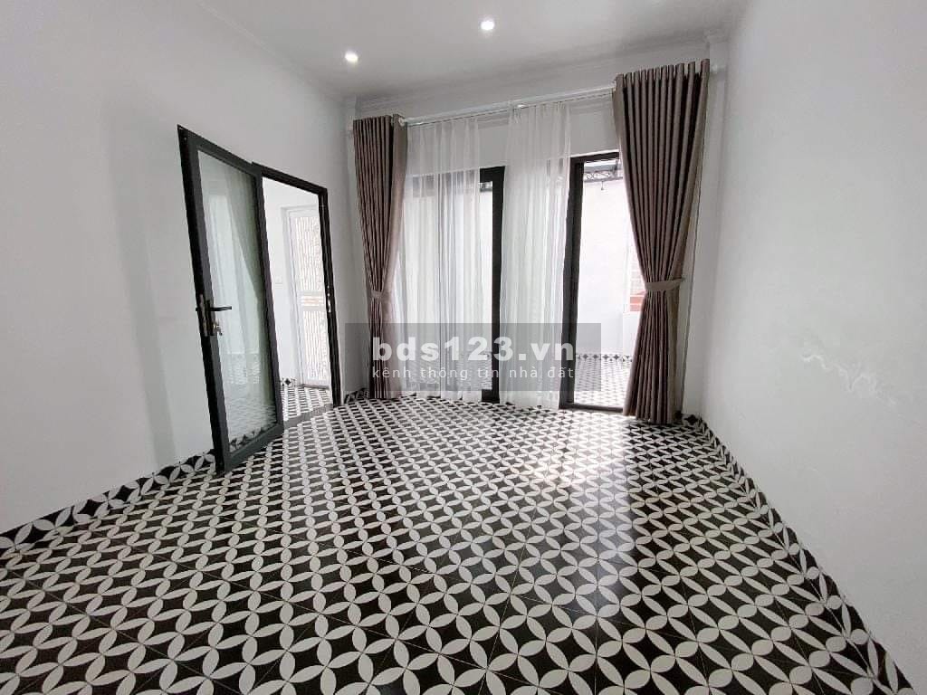 Bán nhà P. Cự Lộc,Tặng Full nội thất, 38m2 x 4Tầng x 5,95 tỷ, Lh: 0378411810