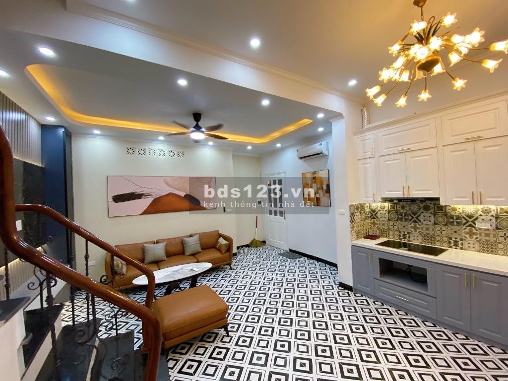 Bán nhà sát hồ phố Cự Lộc, Thanh Xuân, 38m2, 6 tỷ.