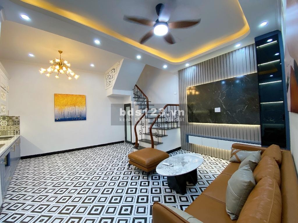 Bán nhà sát hồ phố Cự Lộc, Thanh Xuân, 38m2, 6 tỷ.