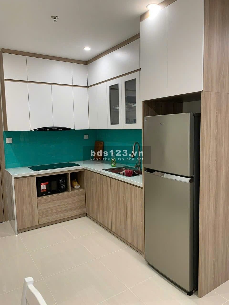 Chính chủ cần bán nhanh căn 2PN sẵn sổ giá chỉ 3.400 tỷ Full đồ tại Vinhomes Smart City.