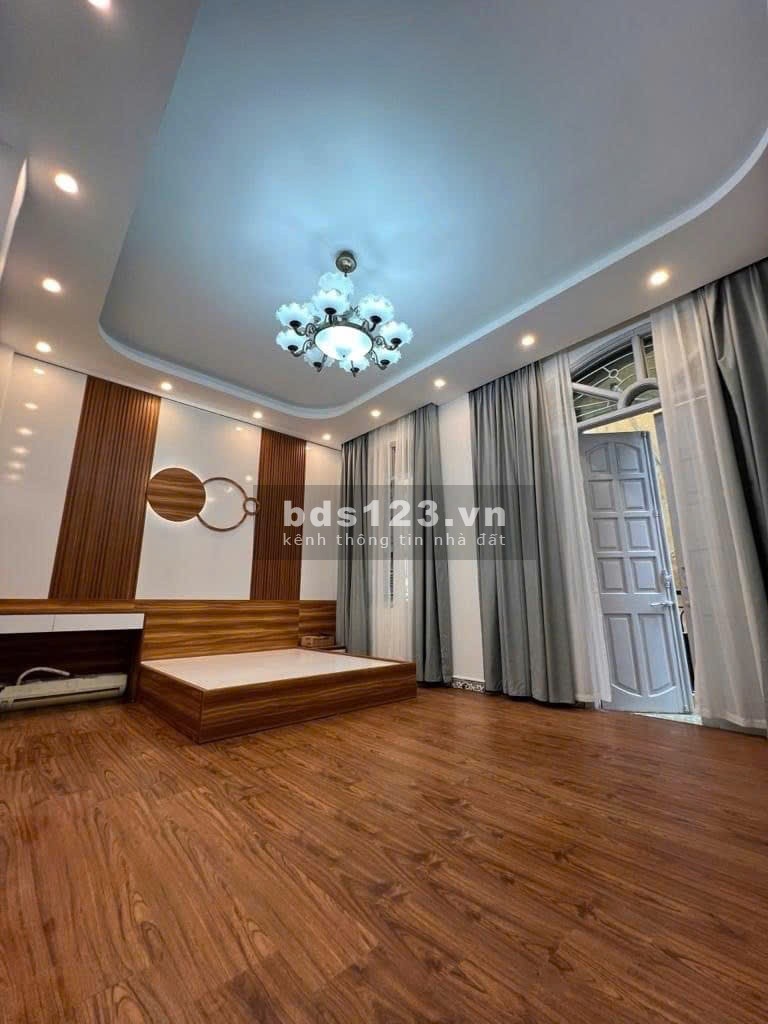 BÁN NHÀ CHÙA BỘC 10M ÔTÔ TRÁNH KINH DOANH 40M2 MT4.5 4.7TỶ