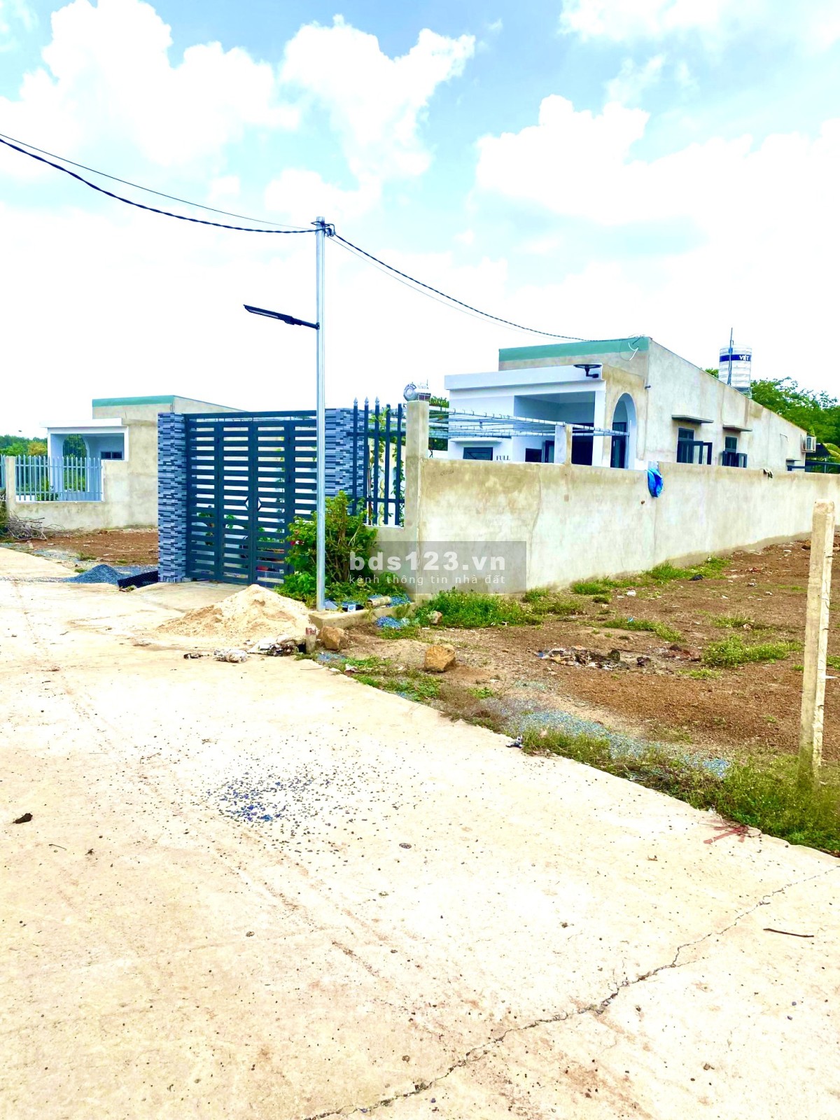 Bán gấp sào đất có TC (31,07x46,56 = 1.123m2) SÁT TRƯỜNG CHỢ TX, 3KCN 250TR