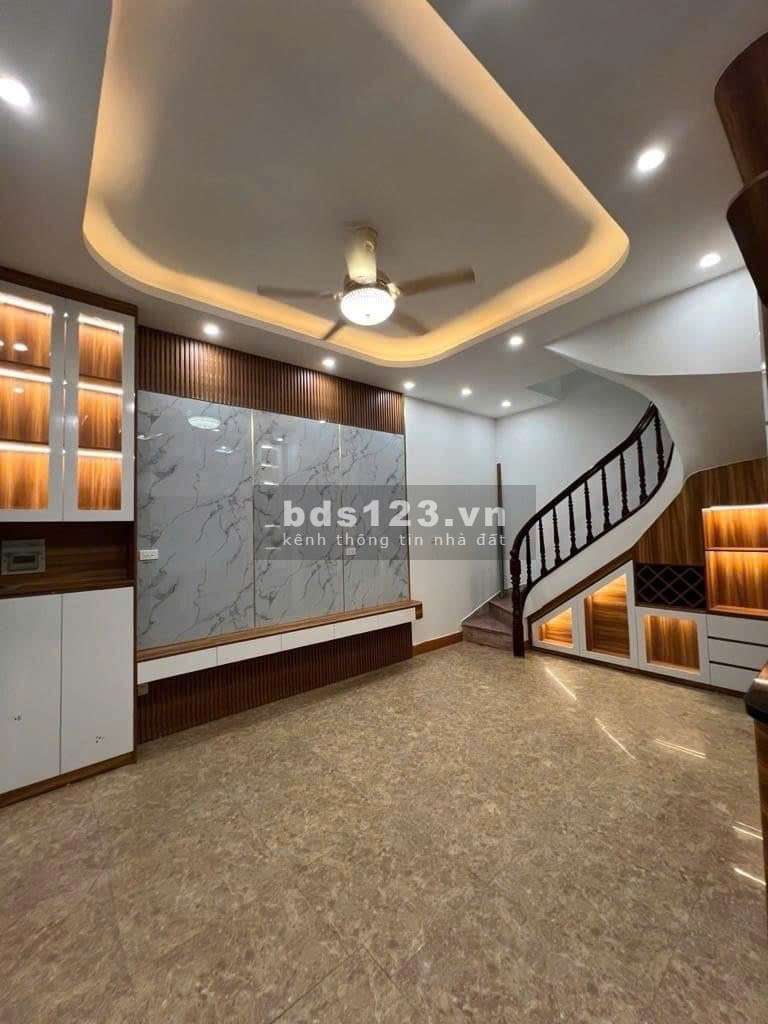BÁN NHÀ CHÙA BỘC 10M ÔTÔ TRÁNH KINH DOANH 40M2 MT4.5 4.7TỶ