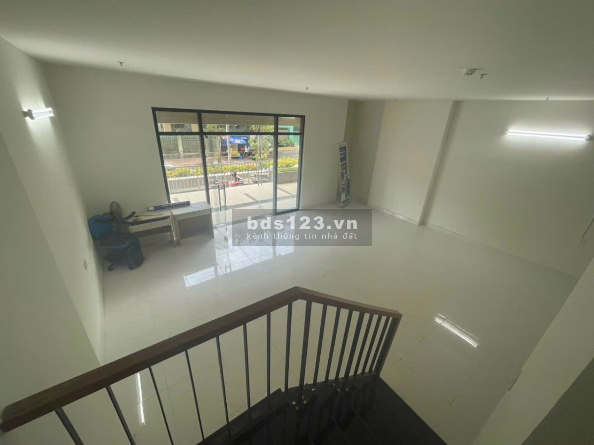 Bán Nhà 1trệt 1lầu 2pn 3wc MT Phạm Thế Hiển P6 Q.8 Dt: 151,24m Giá; 5.3 tỷ shr LH:0901322881
