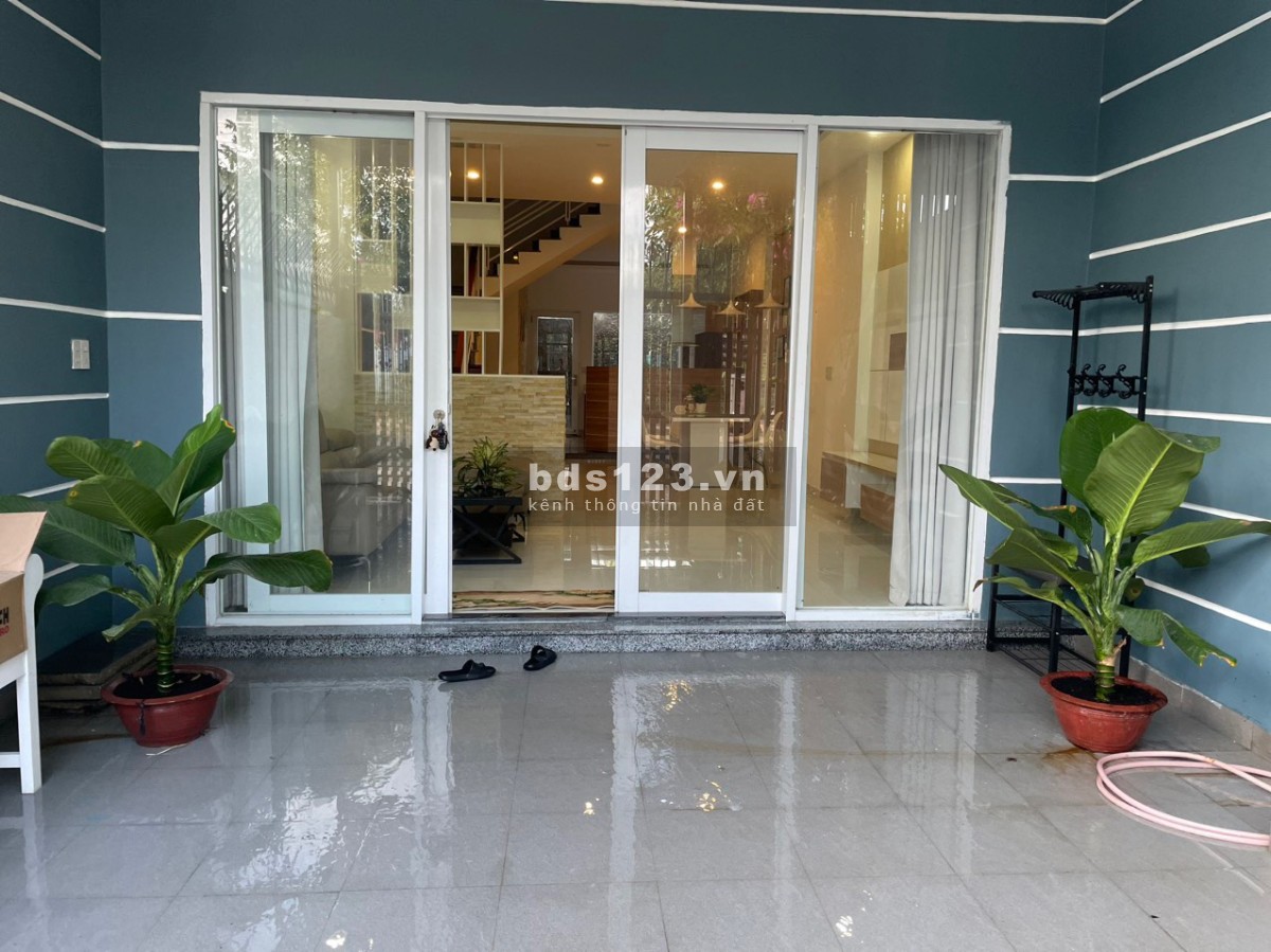 Cho thuê nhà Nguyên Căn khu đô Thị Mỹ Gia gói 2 Tp Nha Trang. Nhà full nội thất đường oto 16m.
