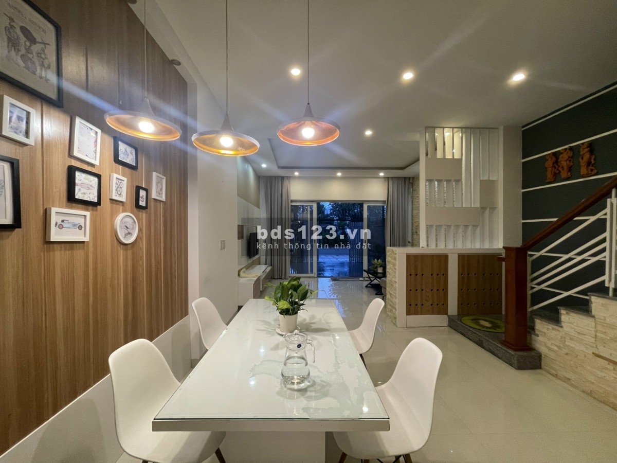 Cho thuê nhà Nguyên Căn khu đô Thị Mỹ Gia gói 2 Tp Nha Trang. Nhà full nội thất đường oto 16m.
