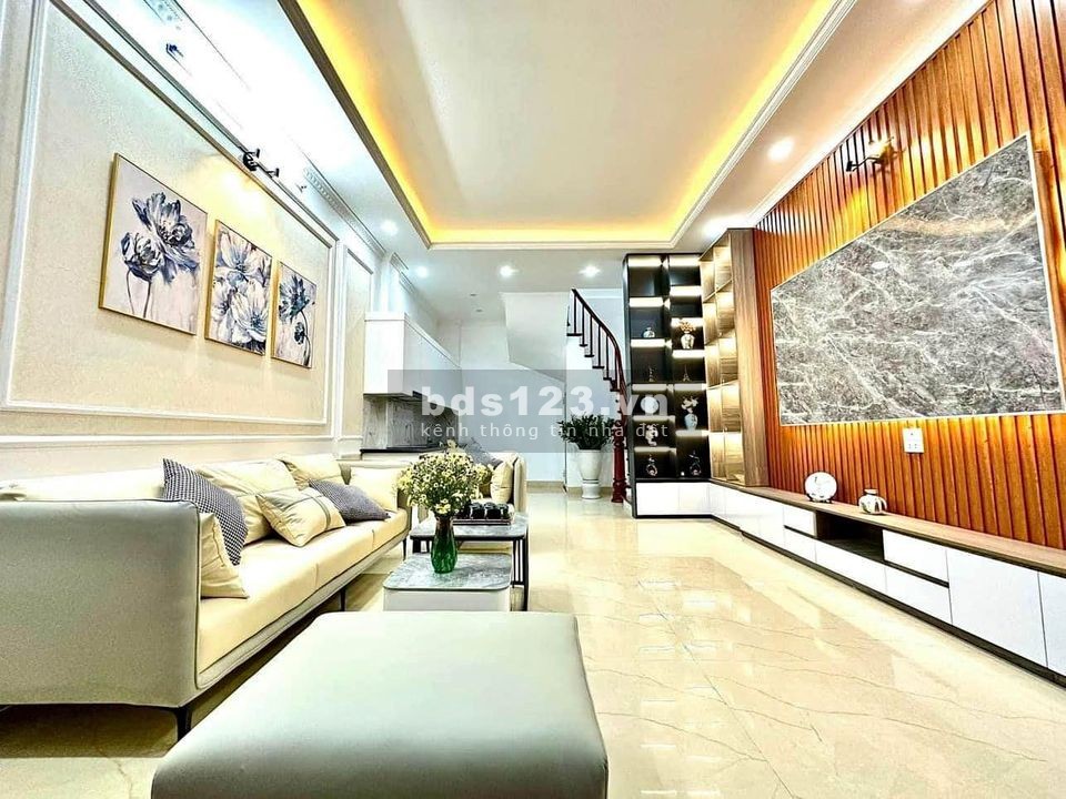 NHÀ ĐẸP TRẦN CUNG - SÁT PHỐ - Ô TÔ ĐỖ SÁT CỔNG - NGÕ TO THÔNG THOÁNG - BÁN GẤP 46M - 6.4TỶ