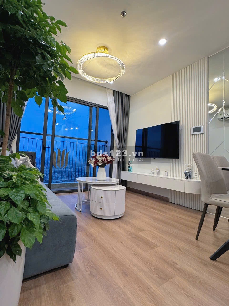 Em bán căn 1+ 48m2 toà i1 Imperia Vinhomes Smartcity view hồ công viên thoáng mát