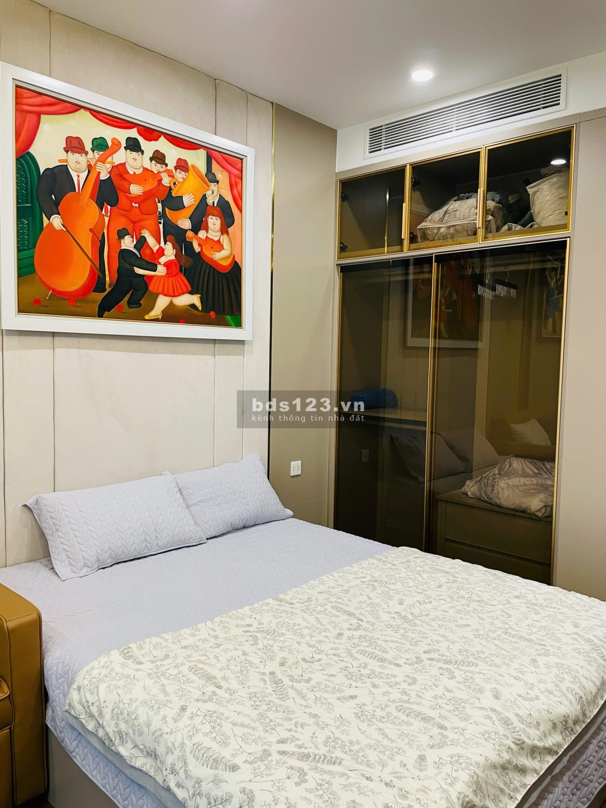 Chị gái em cần bán gấp căn Studio 30m2 toà D Masteri Vinhomes Smartcity