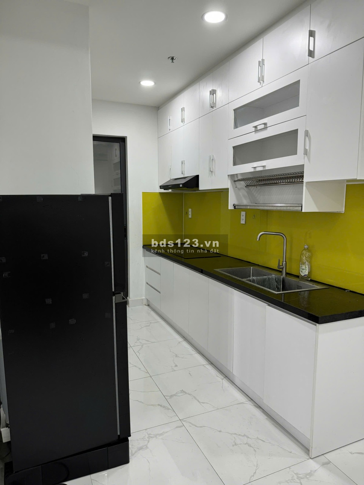 CHO THUÊ CĂN HỘ 2 PHÒNG NGỦ FULL NỘI THẤT 7.5TR - Ở NGAY (CHARM CITY DĨ AN)