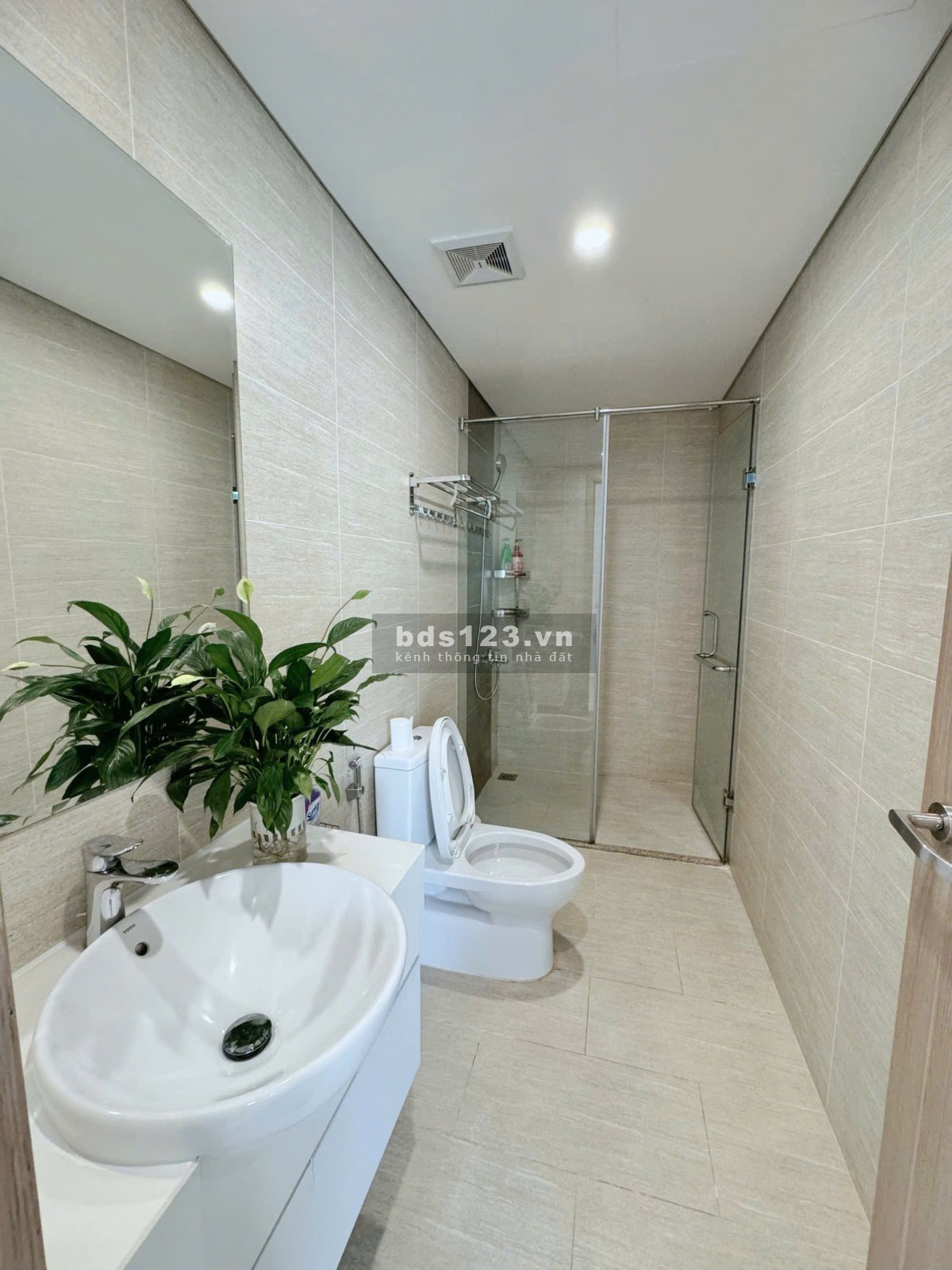 Chính chủ bán căn góc 3N 2VS tầng trung giá 3.3 tỷ tại OCP 0965 479 380