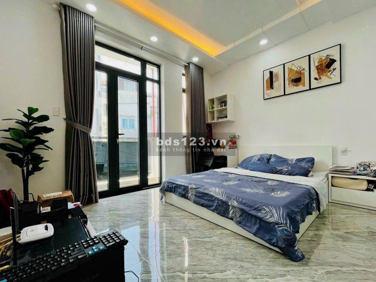 Bán nhà mặt tiền Nguyễn Trọng Lội, trục Trường Sơn; (4,5*26), 3 lầu, phường 4 quận Tân Bình