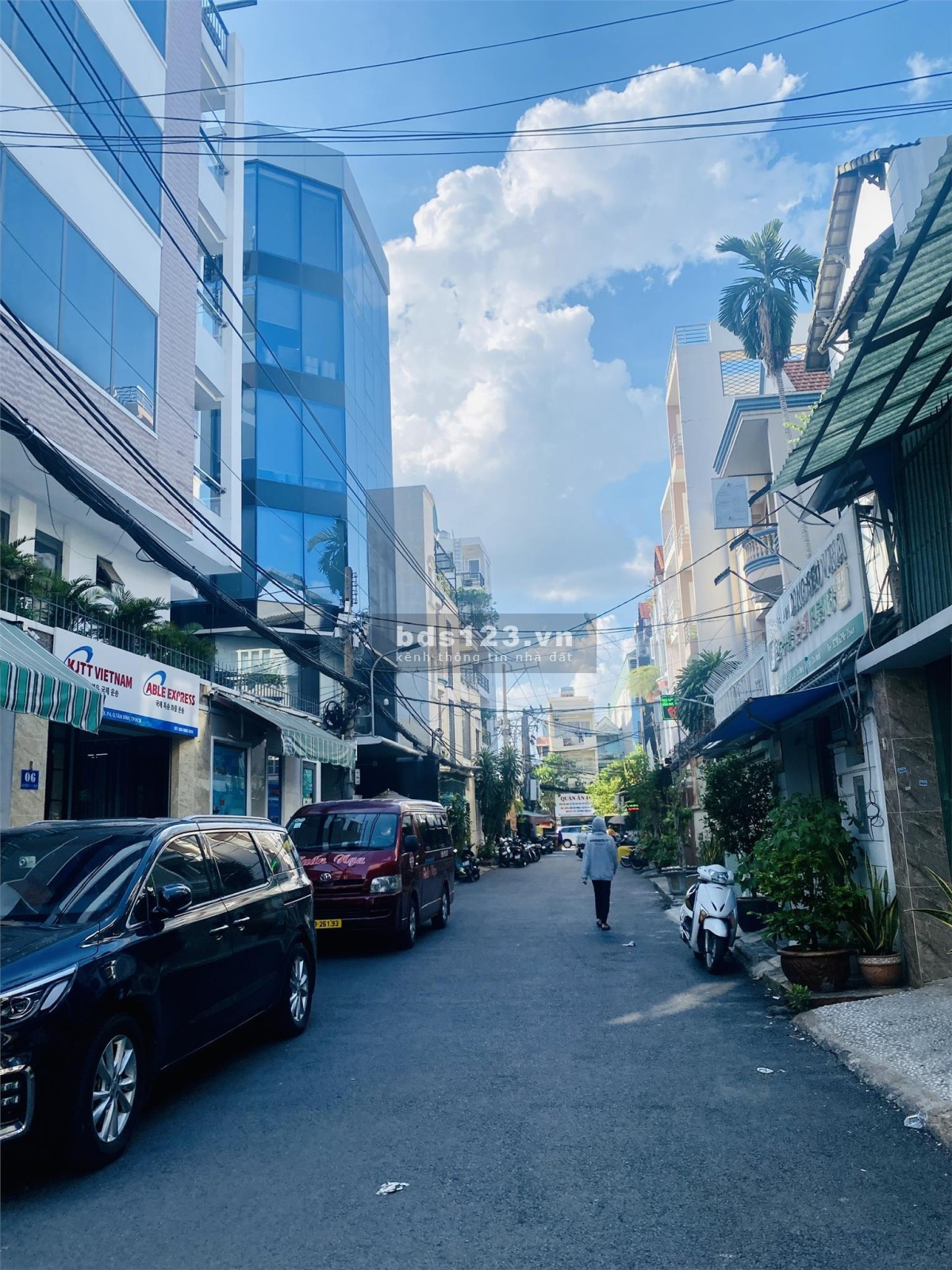 Bán nhà mặt tiền Nguyễn Trọng Lội, trục Trường Sơn; (4,5*26), 3 lầu, phường 4 quận Tân Bình