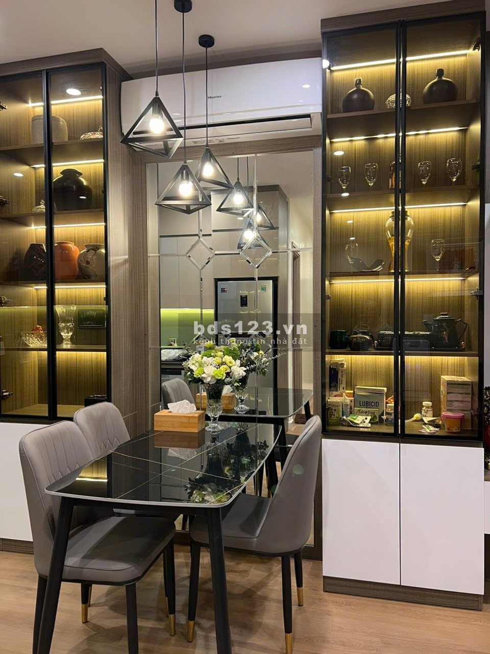 Bán căn 3N - Full nội thất đẹp - Gía 5 tỷ - Vinhomes Smart City…