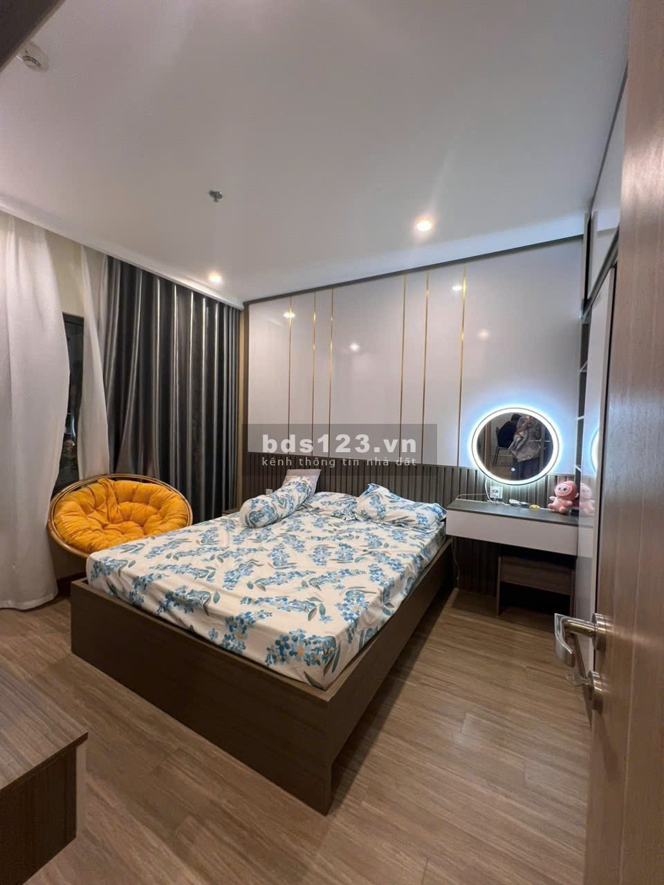 Bán căn 3N - Full nội thất đẹp - Gía 5 tỷ - Vinhomes Smart City…