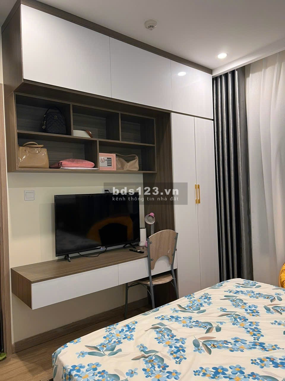 Bán căn 3N - Full nội thất đẹp - Gía 5 tỷ - Vinhomes Smart City…