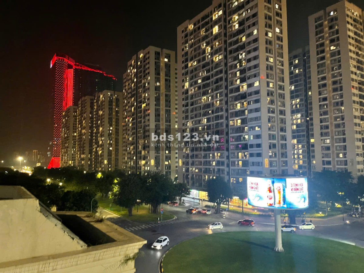 Cặp Shohouse sổ lâu dài mặt đường 52 đối diện 66 tòa chung cư Vin Gia Lâm, HN (0985941715)