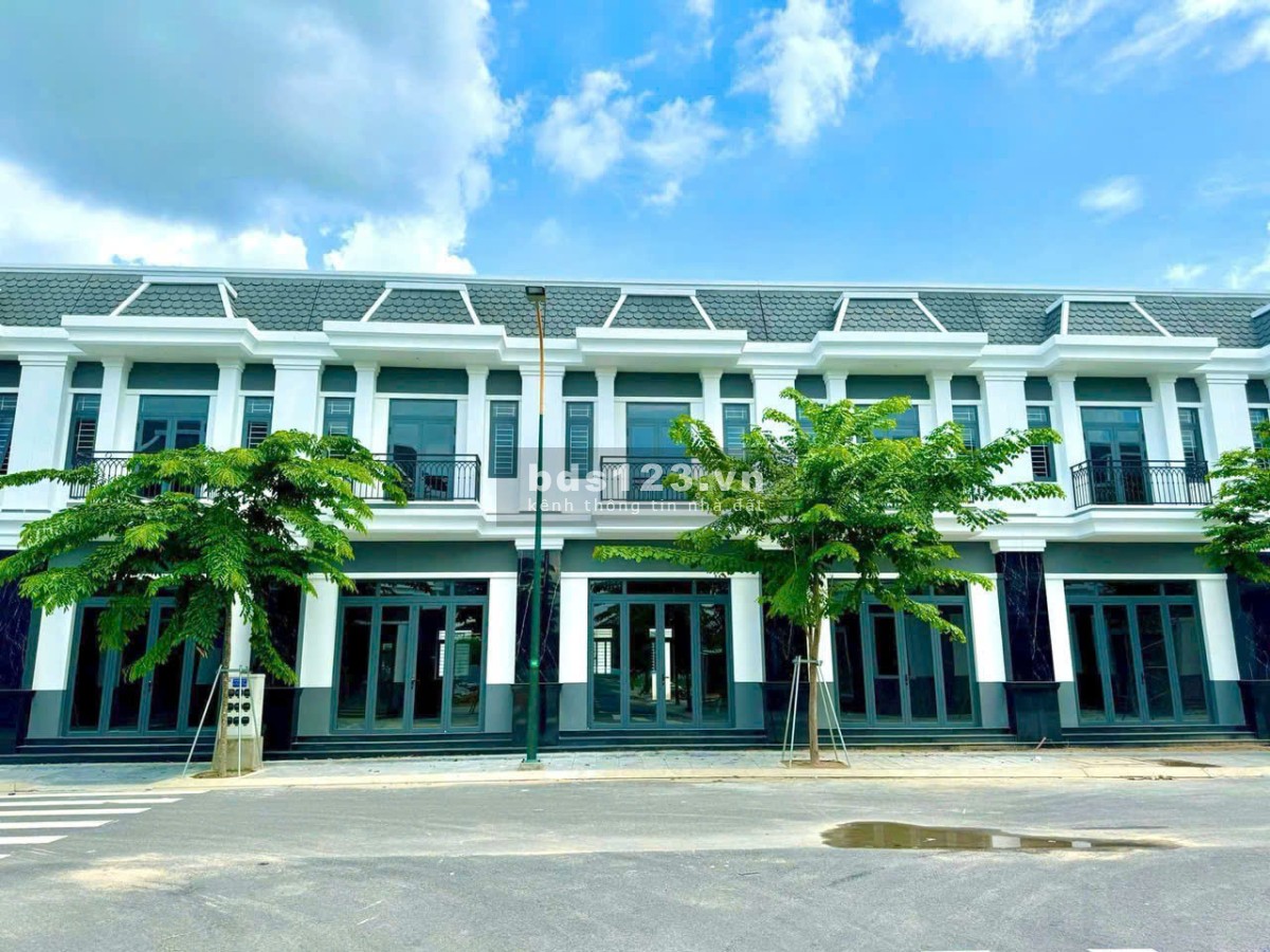 Nhà ở thương mại,shophouse có sổ hồng riêng. LH e ngay 0963 407079 để được hỗ trợ và xem trực tiếp ạ