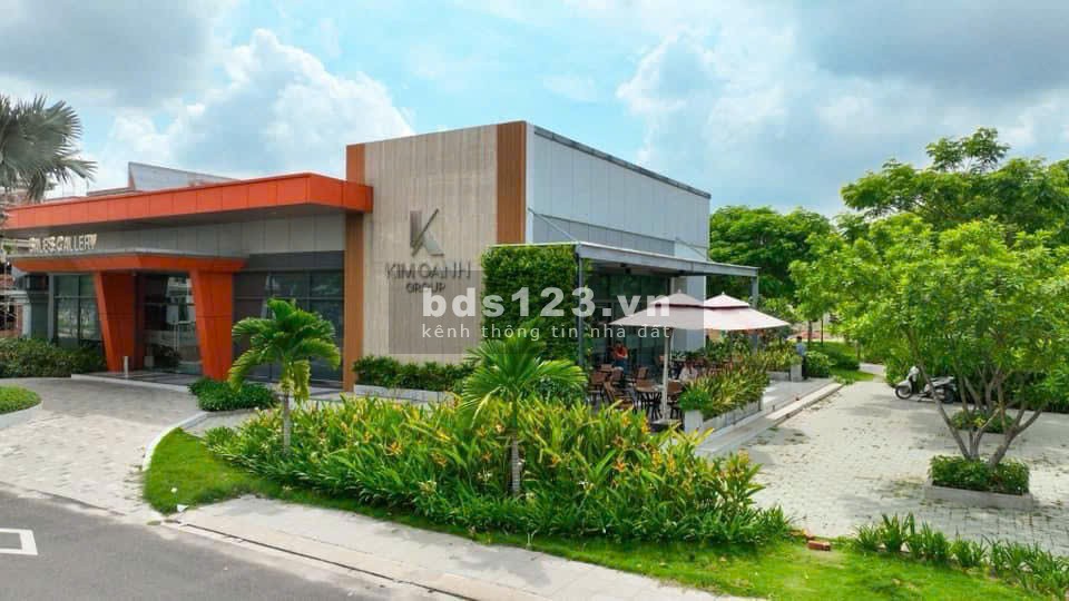 Nhà ở thương mại,shophouse có sổ hồng riêng. LH e ngay 0963 407079 để được hỗ trợ và xem trực tiếp ạ