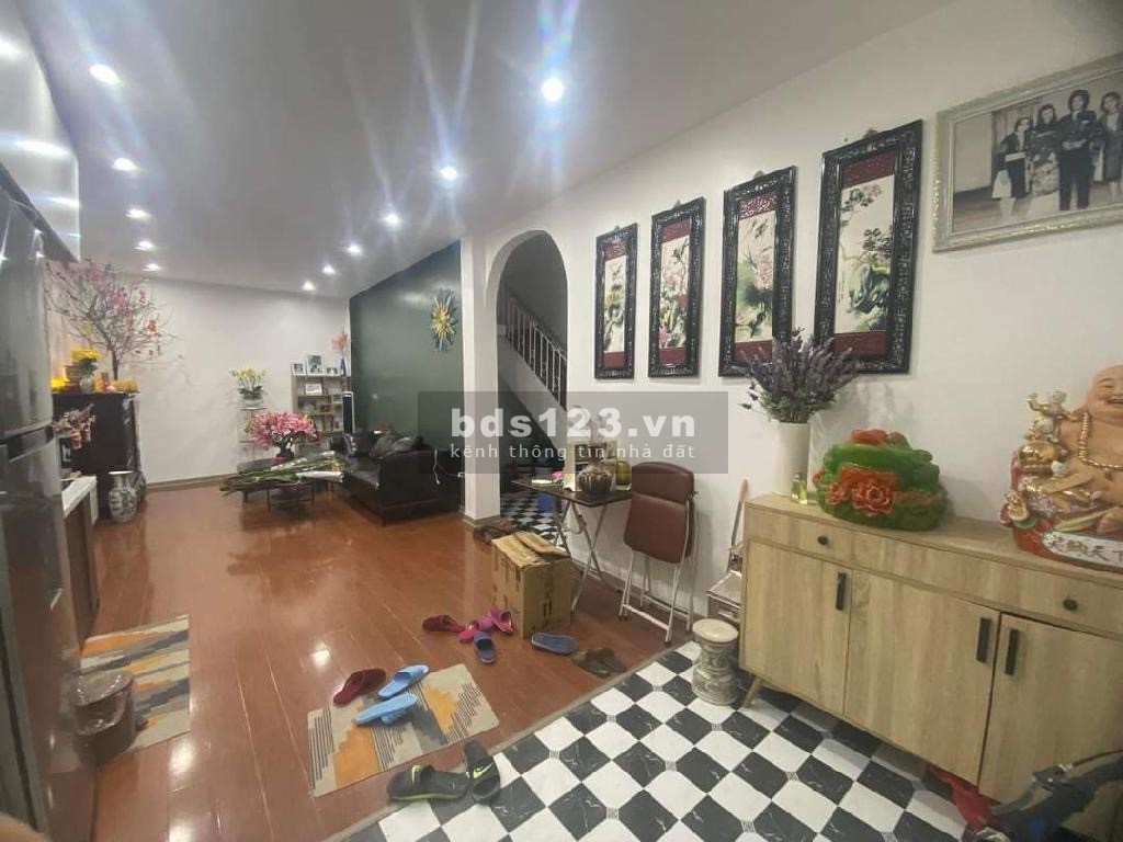 Nhà Đẹp. Vị trí trung tâm. Giá tốt trong khu vực