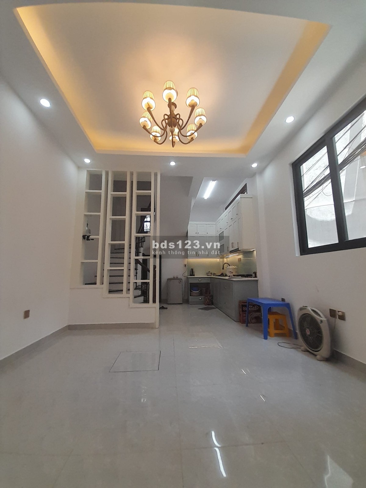 TRUNG TÂM CẦU GIẤY - LÔ GÓC - 10M RA Ô TÔ - NGÕ 3 GÁC PHI - NHÀ ĐẸP Ở NGAY