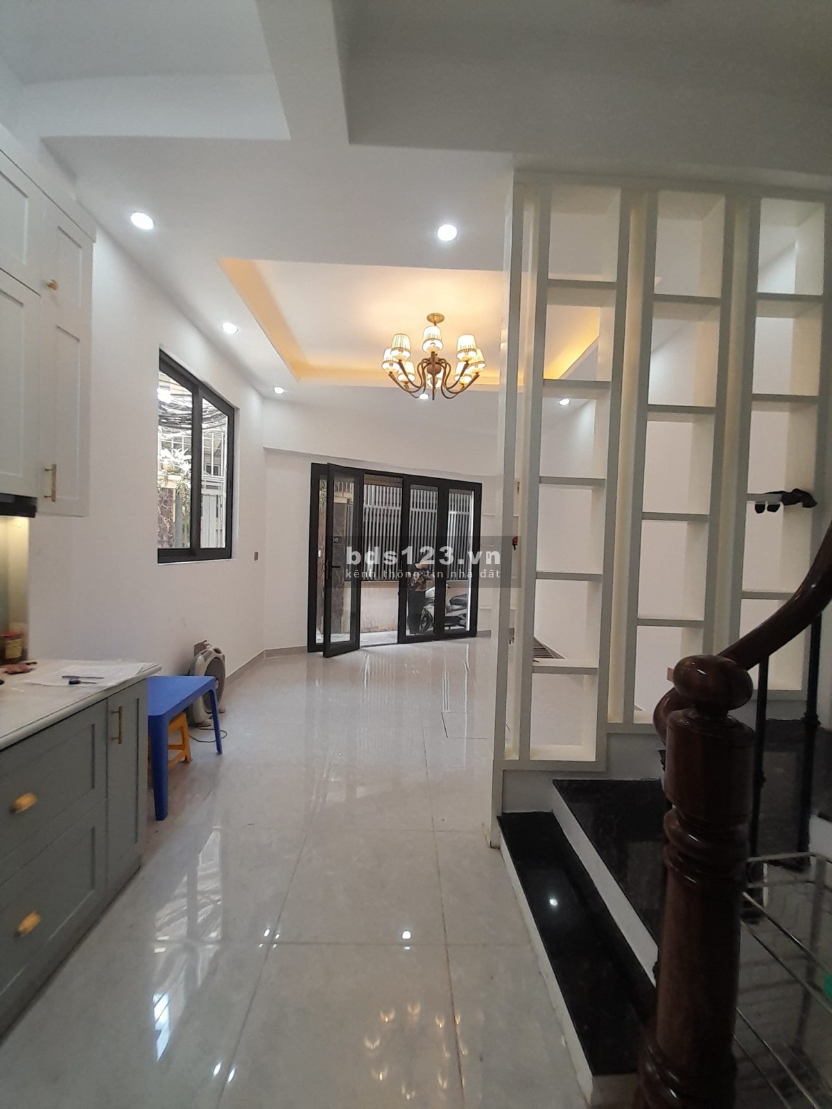 TRUNG TÂM CẦU GIẤY - LÔ GÓC - 10M RA Ô TÔ - NGÕ 3 GÁC PHI - NHÀ ĐẸP Ở NGAY