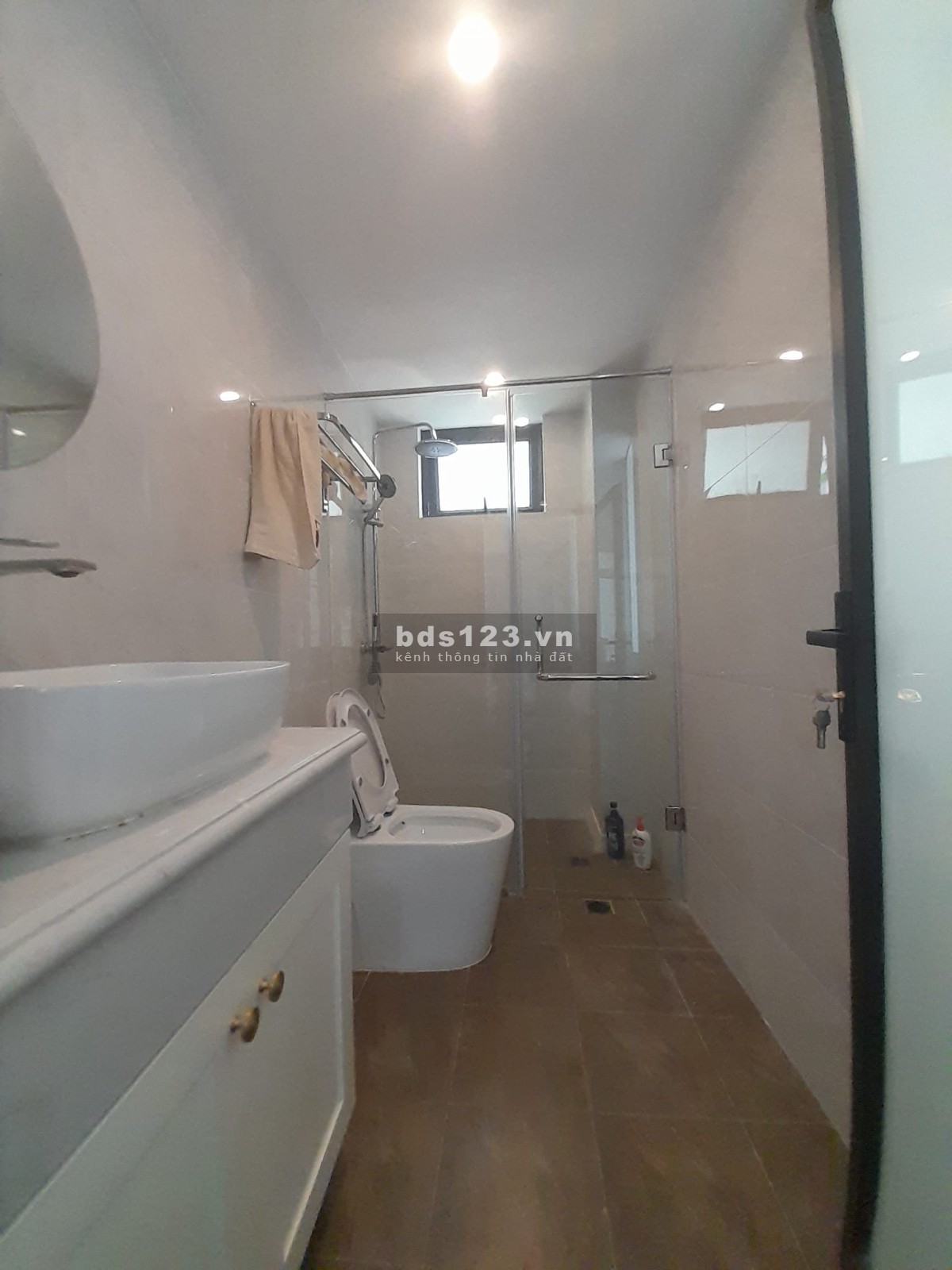 TRUNG TÂM CẦU GIẤY - LÔ GÓC - 10M RA Ô TÔ - NGÕ 3 GÁC PHI - NHÀ ĐẸP Ở NGAY