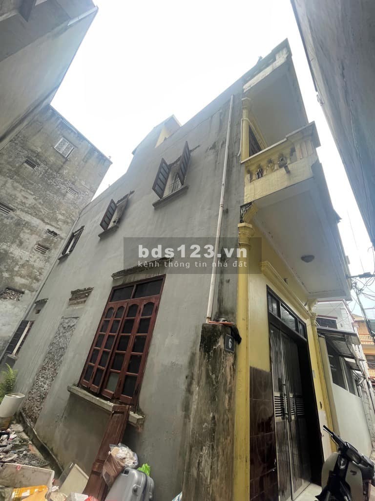 BÁN NHÀ CỔ NHUẾ 2, HIẾM CÓ, KHÓ TÌM, 48.4m2 tầng 1, 52m2 tầng 2, mặt tiền 4.7m, Nhỉnh 5 tỷ.