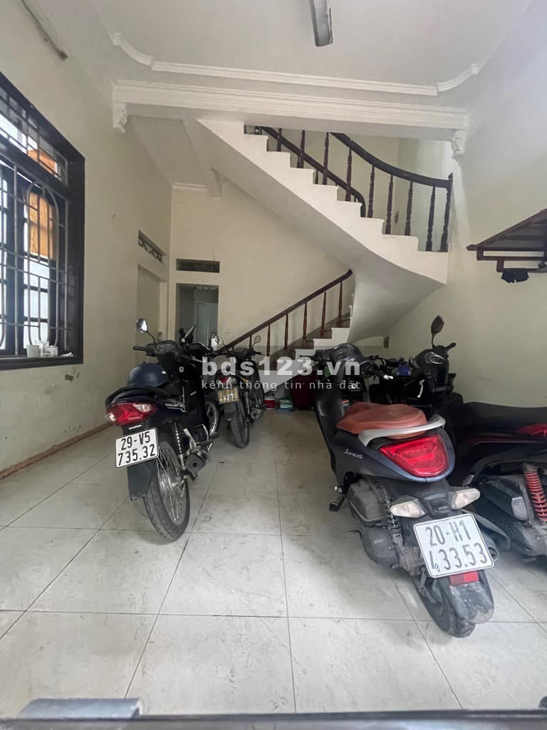 BÁN NHÀ CỔ NHUẾ 2, HIẾM CÓ, KHÓ TÌM, 48.4m2 tầng 1, 52m2 tầng 2, mặt tiền 4.7m, Nhỉnh 5 tỷ.