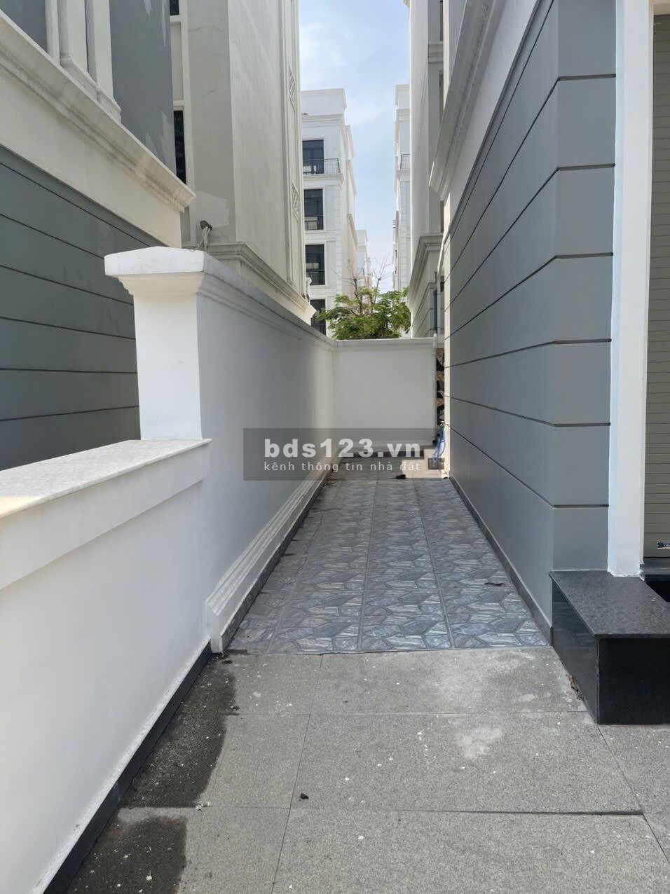 NHÀ PHỐ CHO THUÊ MÁY LẠNH - NGĂN PHÒNG - THANG MÁY - BẾP RÈM