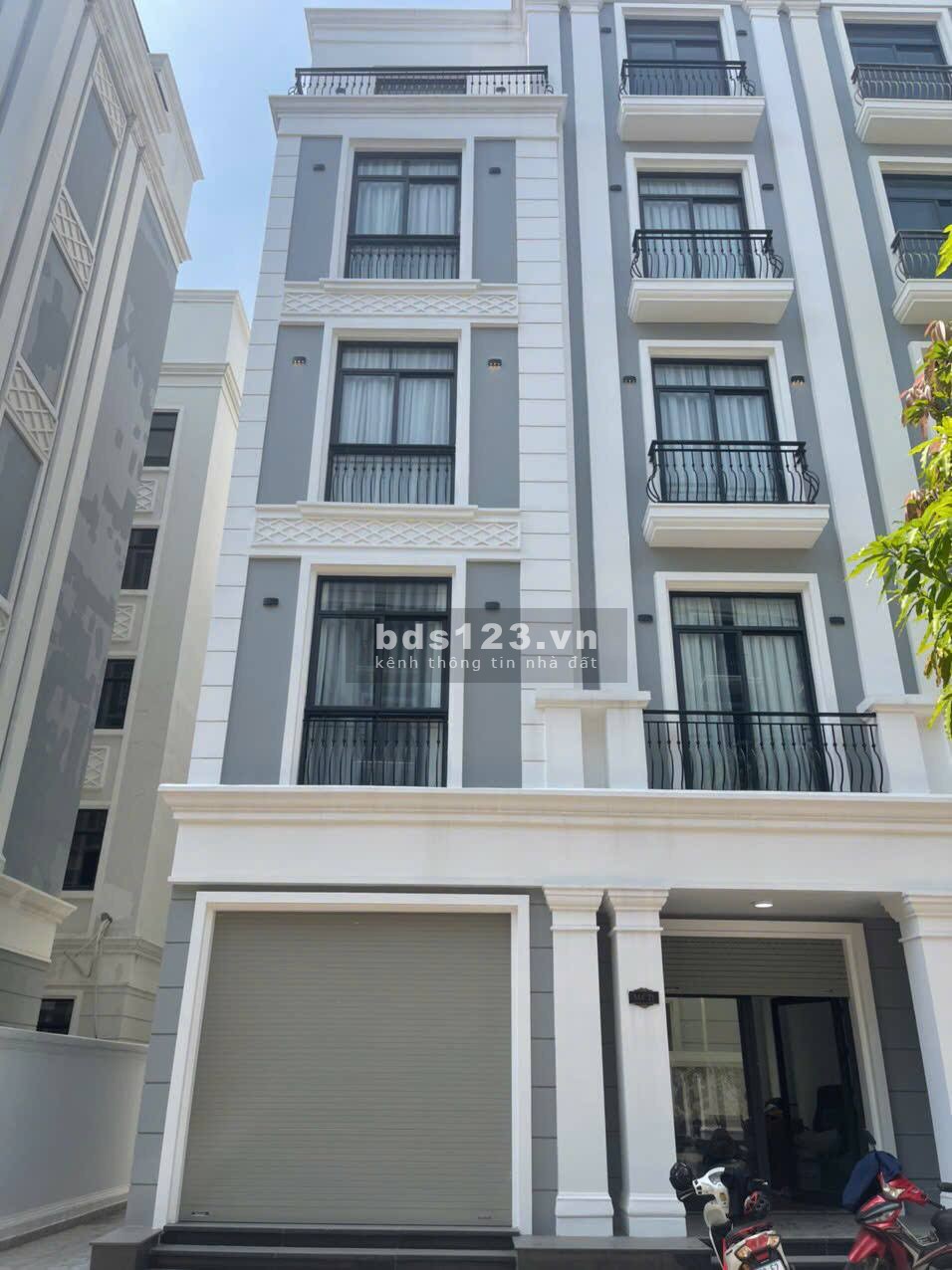 NHÀ PHỐ CHO THUÊ MÁY LẠNH - NGĂN PHÒNG - THANG MÁY - BẾP RÈM
