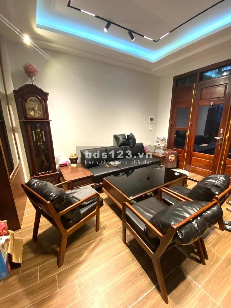NHÀ MỚI ĐẸP - LÔ GÓC - 10M ra mặt phố YÊN PHỤ - NỘI THẤT ĐẲNG CẤP - 5T, 5m MT, Giá nhỉnh 7tỷ.