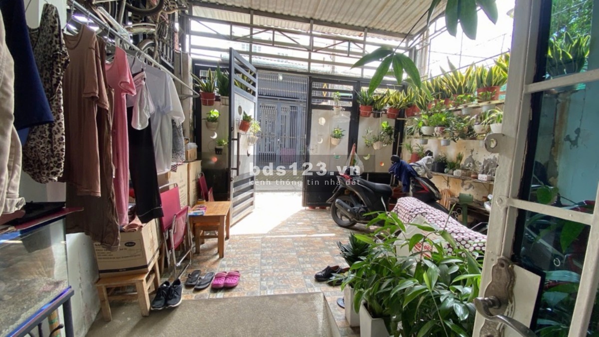 NHÀ TRUNG TÂM QUẬN 9 – XE HƠI NGỦ TRONG NHÀ - DƯỚI 5 TỶ
