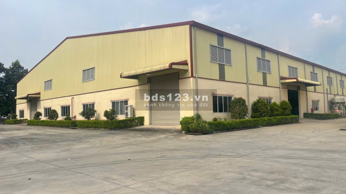 Cho thuê 1600m2 Xưởng TÂN UYÊN giá : 123 triệu / tháng PCCC tự động SX đa nghành nghề