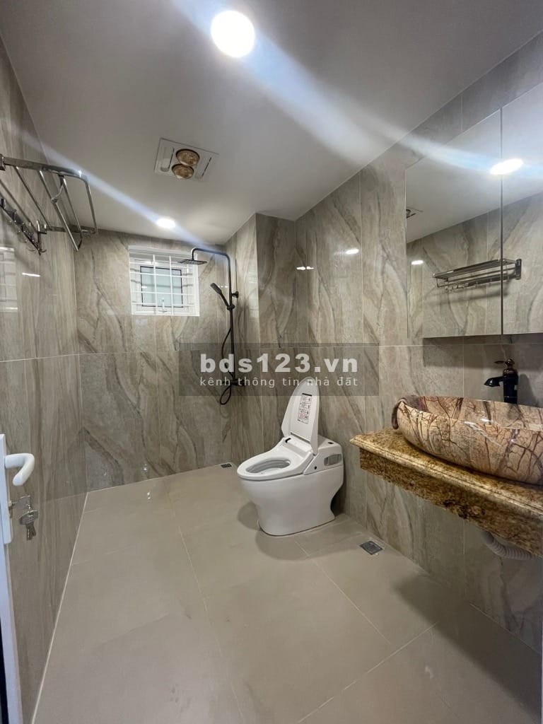 Cần bán căn hộ chung cư CT ở KĐT Định Công, 80m2, gần siêu thị, trường học, bệnh viện bưu điện