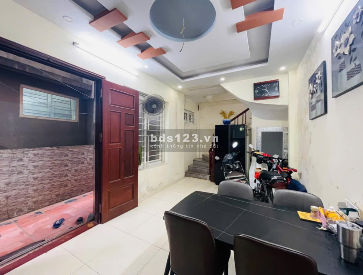 BÁN NHÀ PHỐ TRẦN CUNG - NHÀ DÂN XÂY CHẮC CHẮN - Ở NGAY