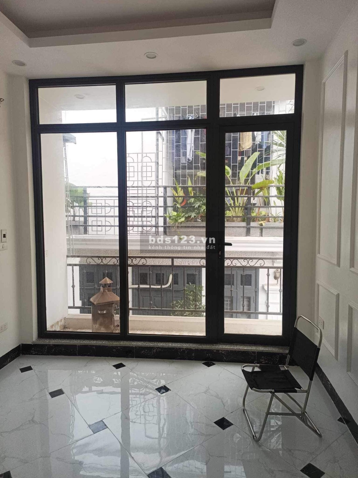 Bán nhà mặt phố Trịnh Đình Cửu - Hoàng Mai, diện tích 45m2 có 4 tầng, tiện ích đầy đủ