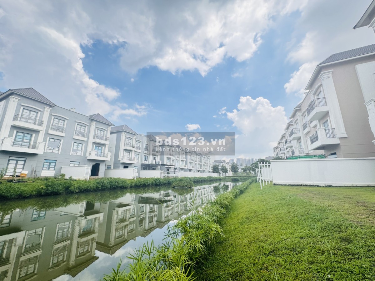 BÁN GẤP BIỆT THỰ ĐƠN LẬP - 460m2 - VIEW HỒ SEN - CHỦ GIẢM 14 TỶ so với giá Mua- Vinhomes Grand Park.