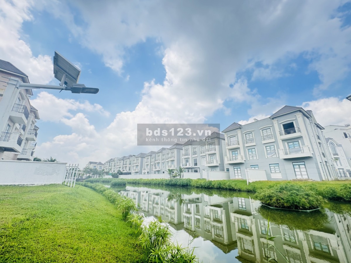 BÁN GẤP BIỆT THỰ ĐƠN LẬP - 460m2 - VIEW HỒ SEN - CHỦ GIẢM 14 TỶ so với giá Mua- Vinhomes Grand Park.