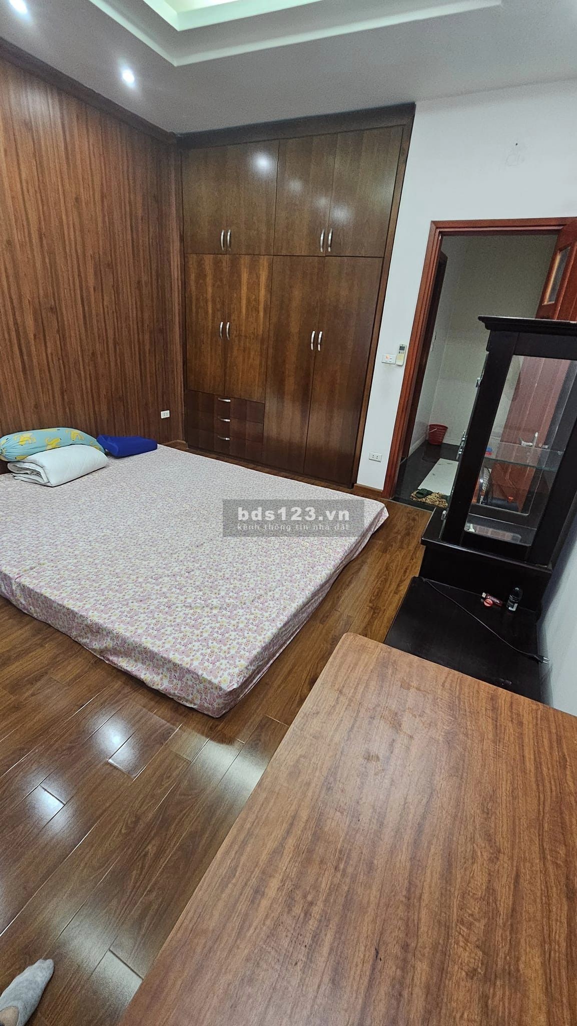 BÁN NHÀ HOÀNG HOA THÁM - GẦN LĂNG BÁC - VỊ TRÍ HỢP LÝ - CHỈ CẦN XÁCH VALI VỀ Ở LUÔN