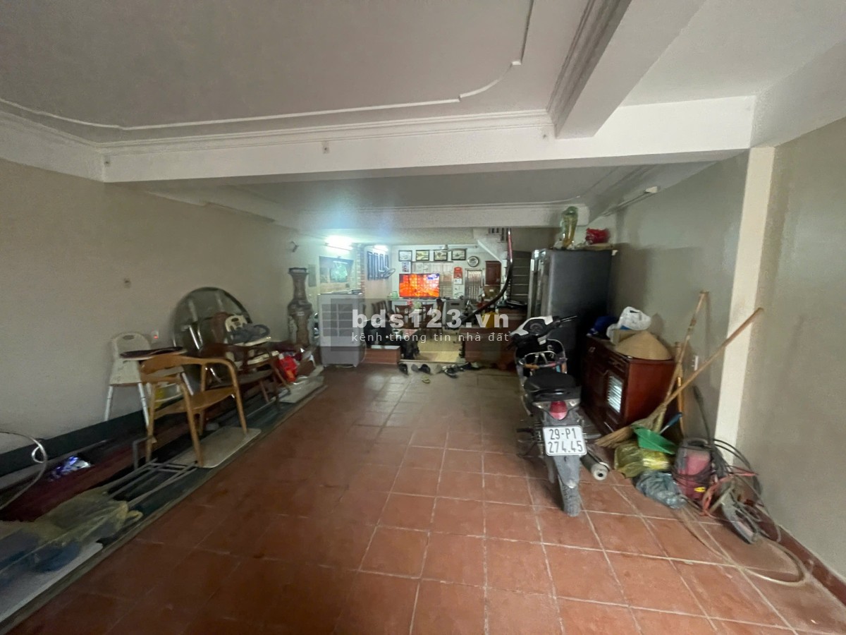 NHÀ ĐẸP -VIEW SÔNG HỒNG -GẦN MẶT ĐƯỜNG - CÓ GARA OTO - NHÀ THOÁNG MÁT - CHỦ SẴN SÀNG ĐỂ LẠI NỘI THẤT
