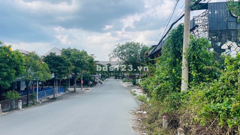 BÁN LÔ ĐẤT GÓC NGÃ TƯ ĐƯỜNG, 2 MẶT VIEW SÔNG KHU GIGAMAL, 1000m2, CHỈ 77 TỶ.